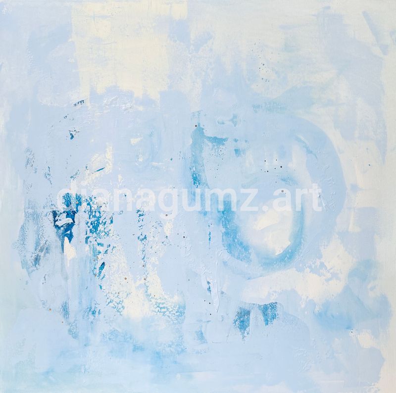 Sanftes, abstraktes Acrylgemälde von Diana Gumz in ruhigen Hellblau- und Weißtönen. Das Bild wirkt leicht und luftig, mit zarten, wolkenartigen Farbverläufen und feinen Texturen.