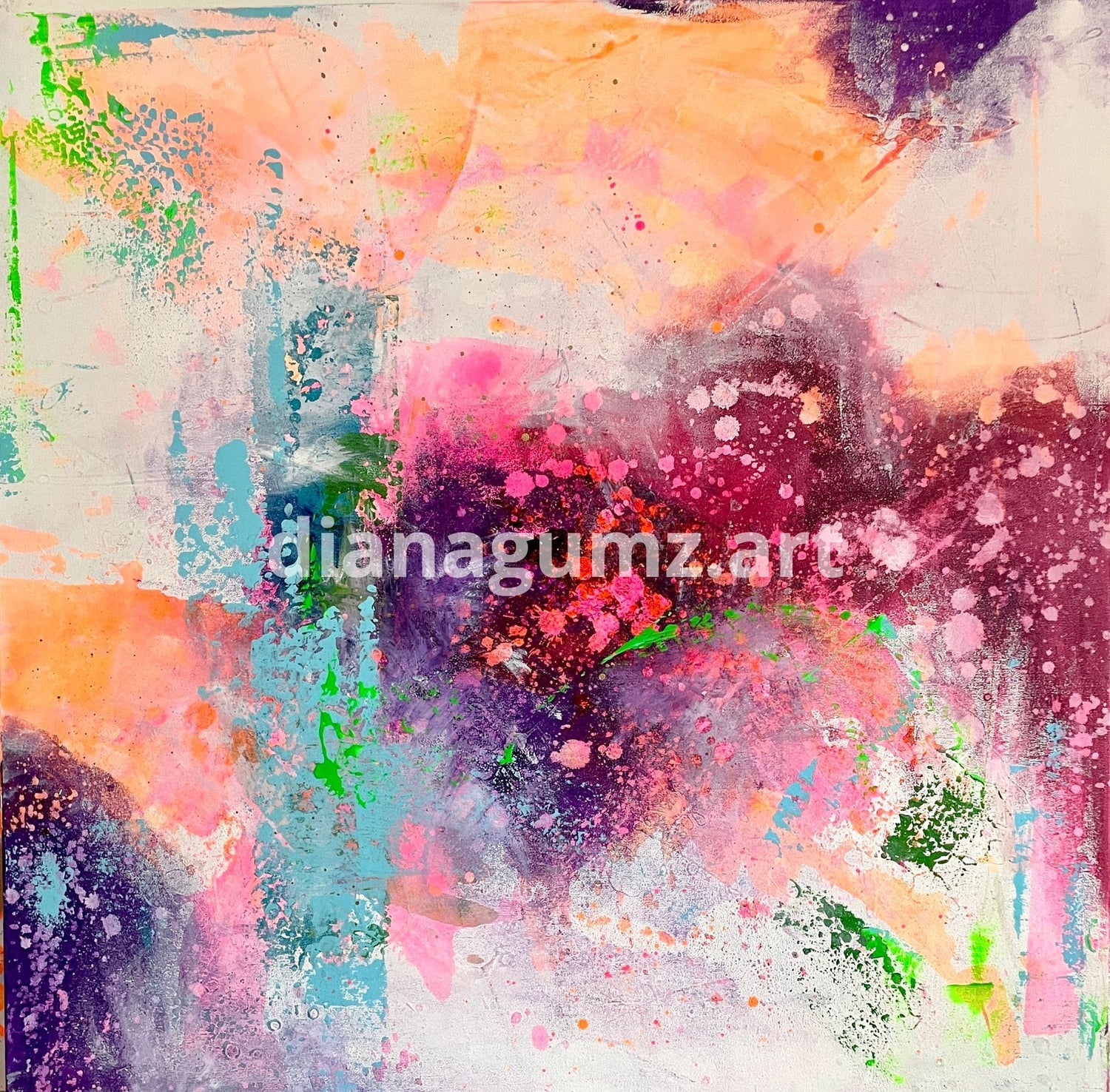 Großes, quadratisches Acrylgemälde von Diana Gumz. Eine dichte, explosive Farbkomposition: Aus einem Zentrum in tiefem Violett und Magenta brechen Neon-Farben wie Pink, Hellblau, Orange und Grün in Form von Farbspritzern und breiten Pinselstrichen hervor.