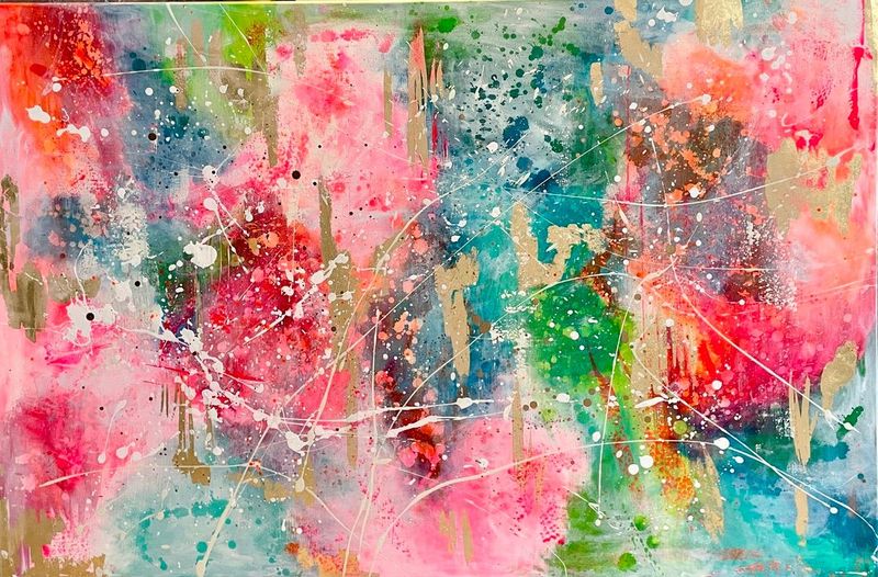 Großformatiges, abstraktes Acrylgemälde im Querformat. Eine dichte, dynamische Farbmischung aus leuchtendem Pink, Türkis und Grün, durchzogen von weißen Linien und großen, edlen Gold-Applikationen.